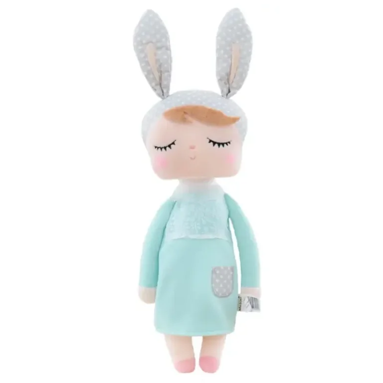 Lalka Metoo w miętowej sukience