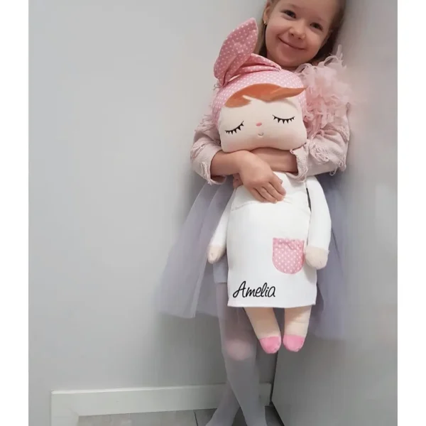 Lalka Metoo XL w białej sukience