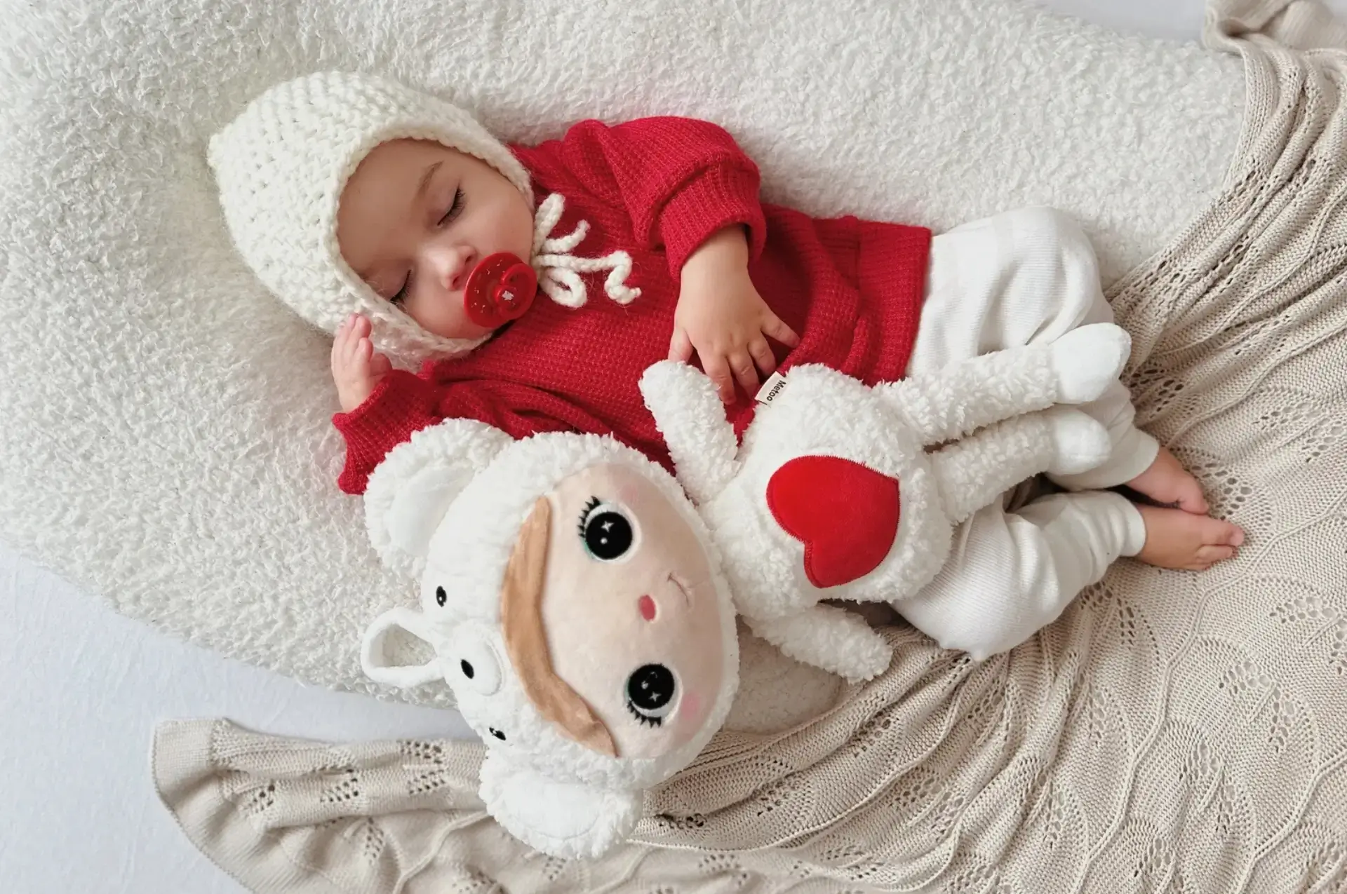 Prezent na Walentynki dla dziecka – postaw na przytulankę, która zostanie z maluchem na lata